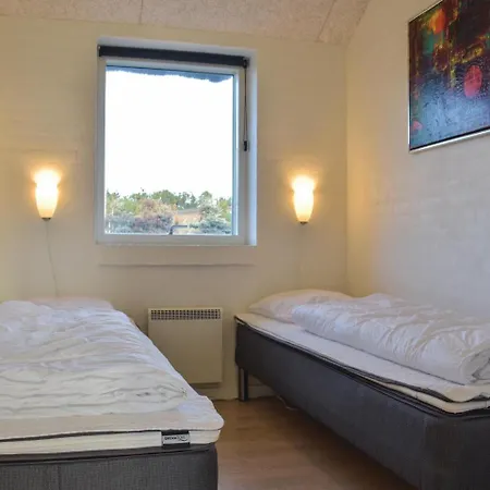 Four Bedroom Holiday In Casa de Férias Ringkøbing