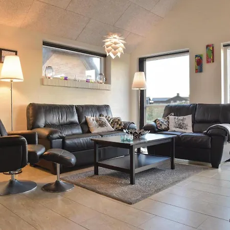 Four Bedroom Holiday In Casa de Férias